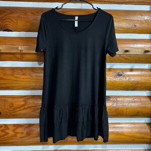 Zenana Premium Black Ruffled Tunic‎ Top Large